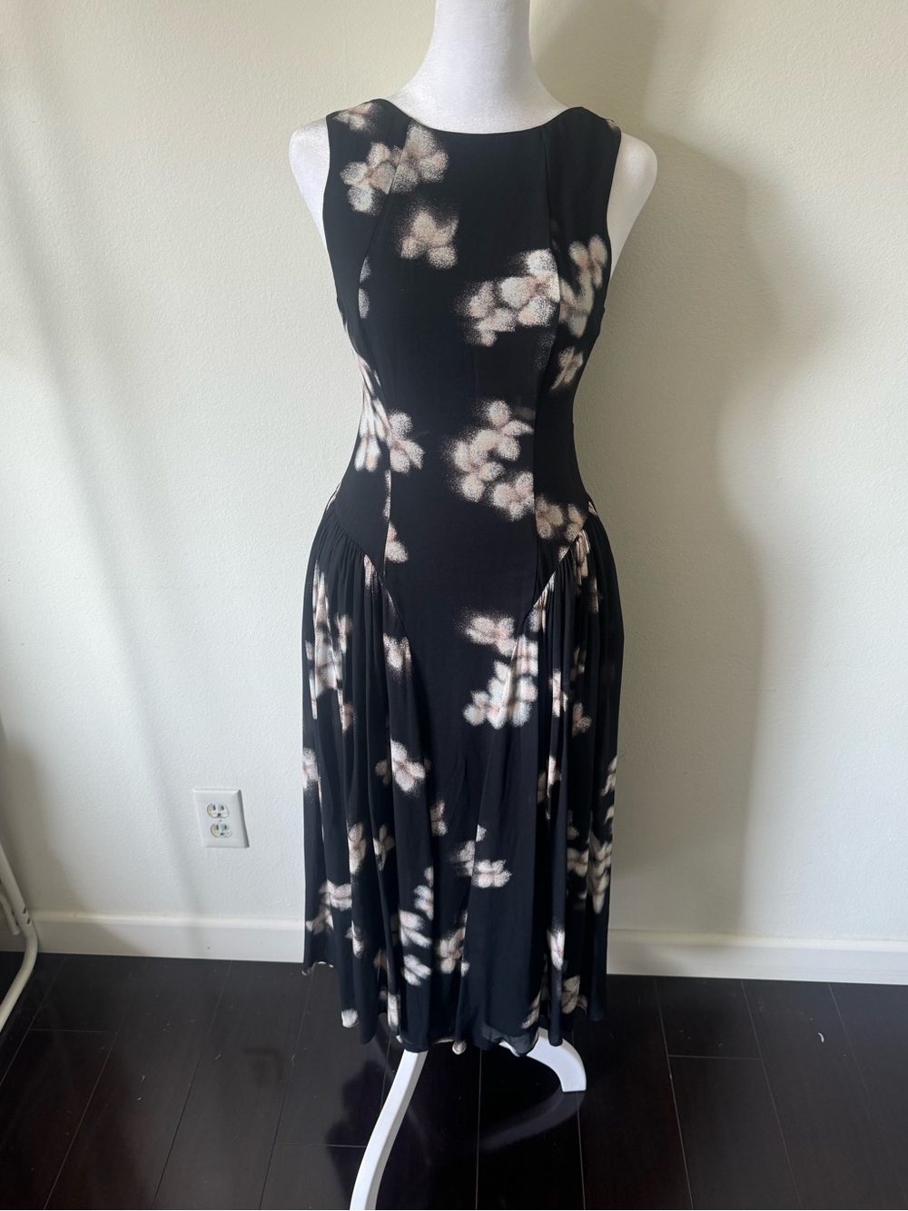 Reformation Anelis Black Floral Midi Dress - Picture 5 of 9